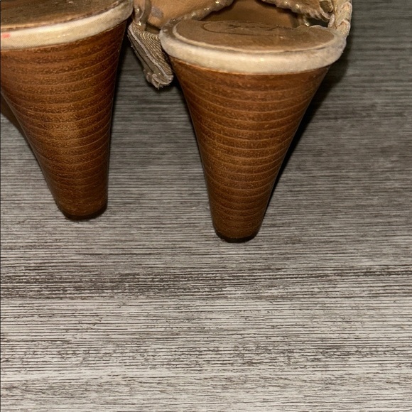 Jack Rogers Beige Scalloped Wedge Sandals - Picture 3 of 4